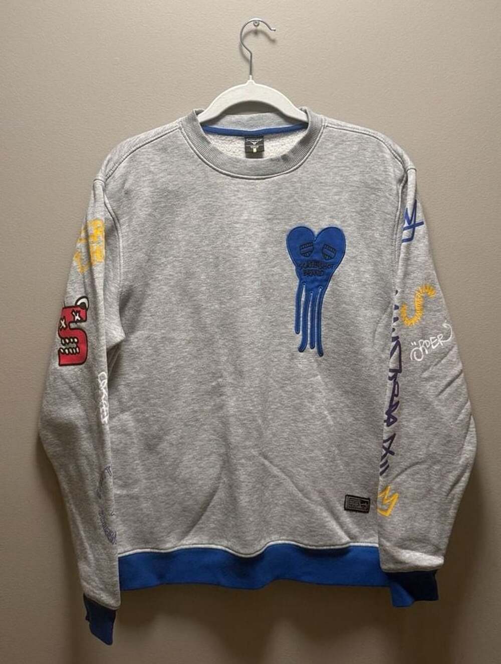 Screenshot Brand Sweatshirt Size Medium Grey Blue Graffiti Print